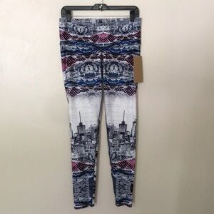 NEW Niyama Sol New York City Print Leggings